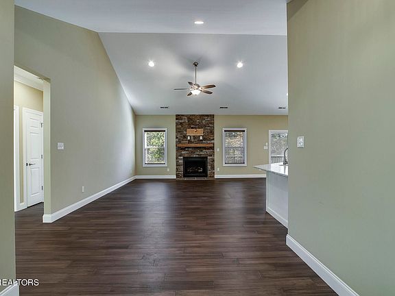 4th image of 154 Gigi Ln