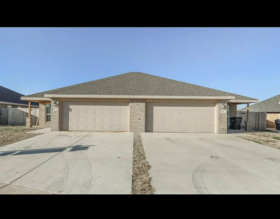 3 bed, 1450 sqft, $1,450 — Photo 1