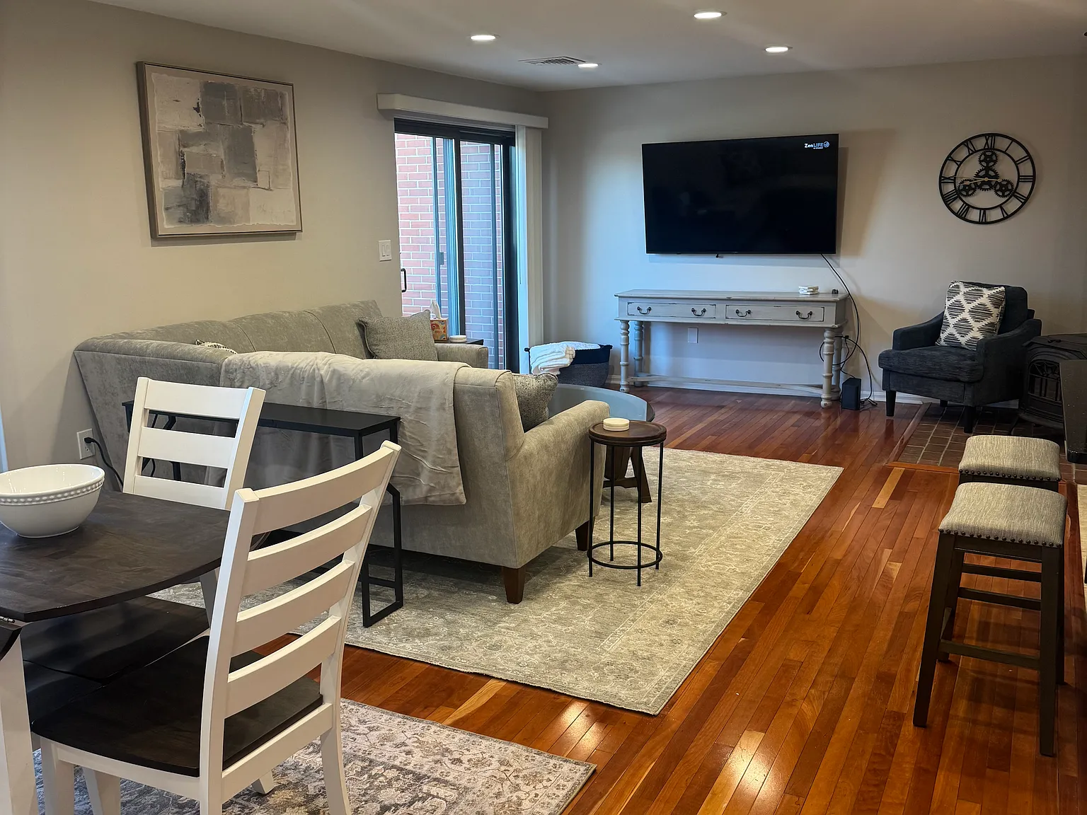 20 Central St — Photo 2