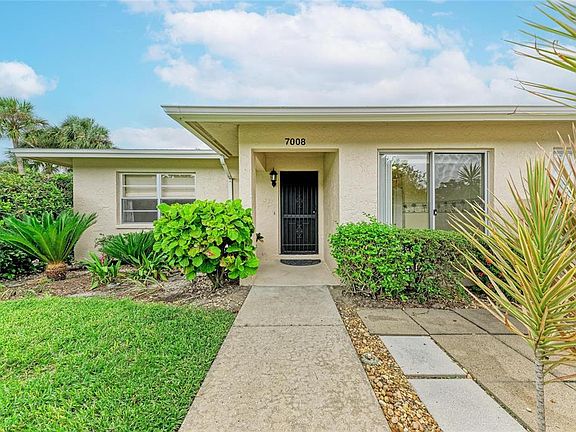 2nd image of 7008 W COUNTRY CLUB DRIVE N #139