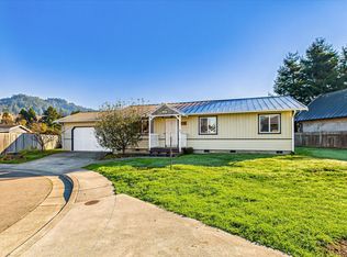 230 Smither Ct, Rio Dell, CA 95562