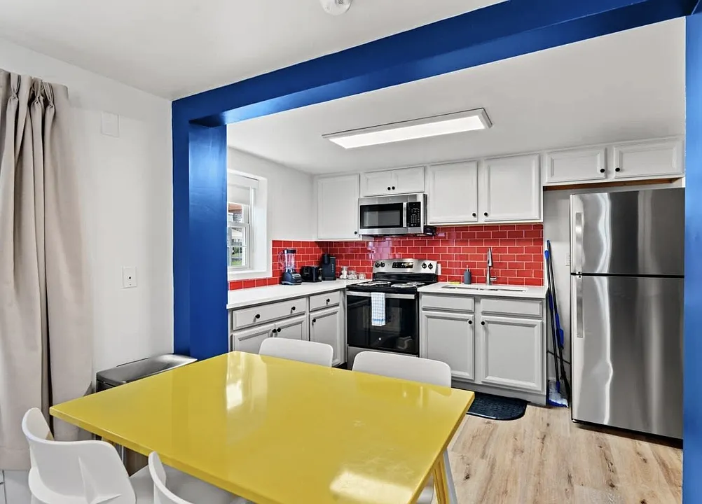 2 bed, $1,800 — Photo 2