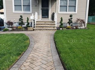 320 Remsen Ave, Avenel, NJ 07001
