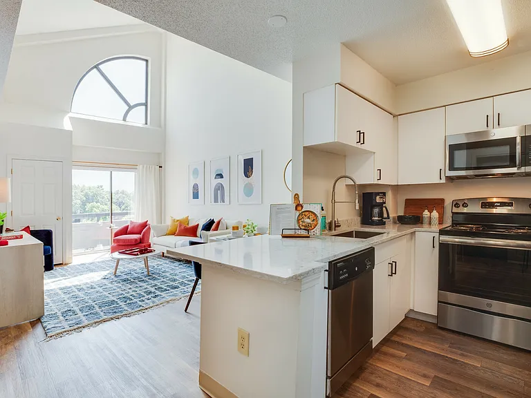Residences at Tewksbury Commons — Photo 22