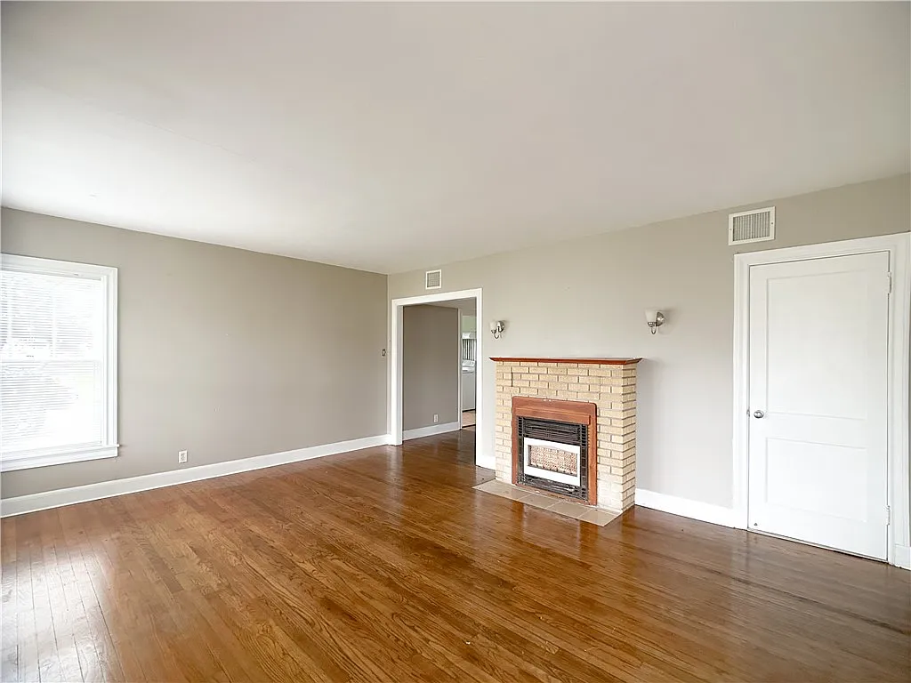 Building Photo - 449 Eldon Dr #A