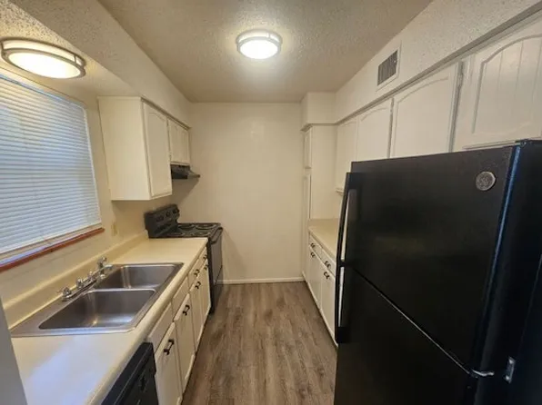 Whispering Oaks 1904 N. Midland