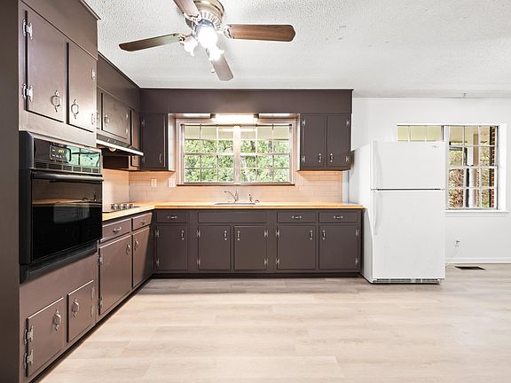 5th image of 5037 Montcrest Dr