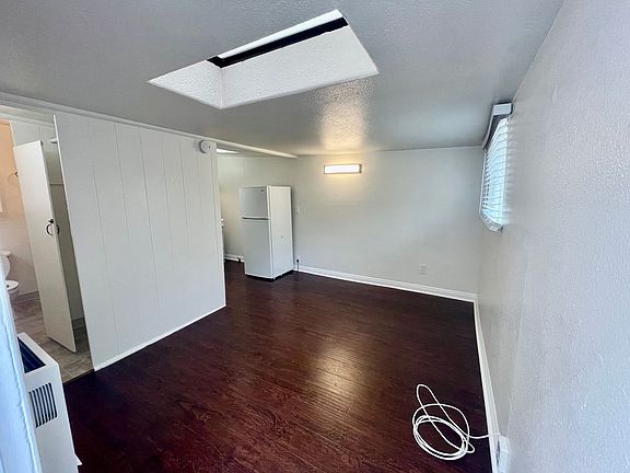 2nd image of 919 Emerald St Unit C