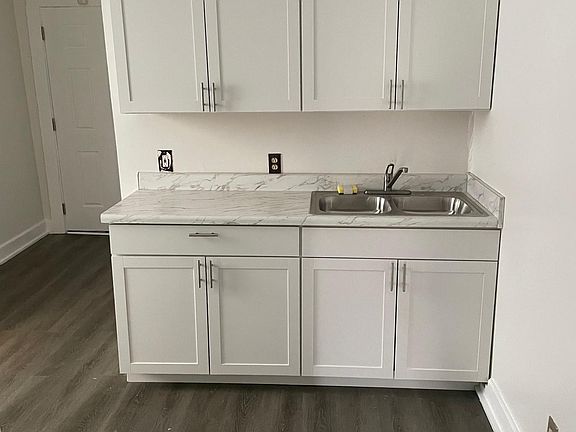 5th image of 3108 Orleans Ave
