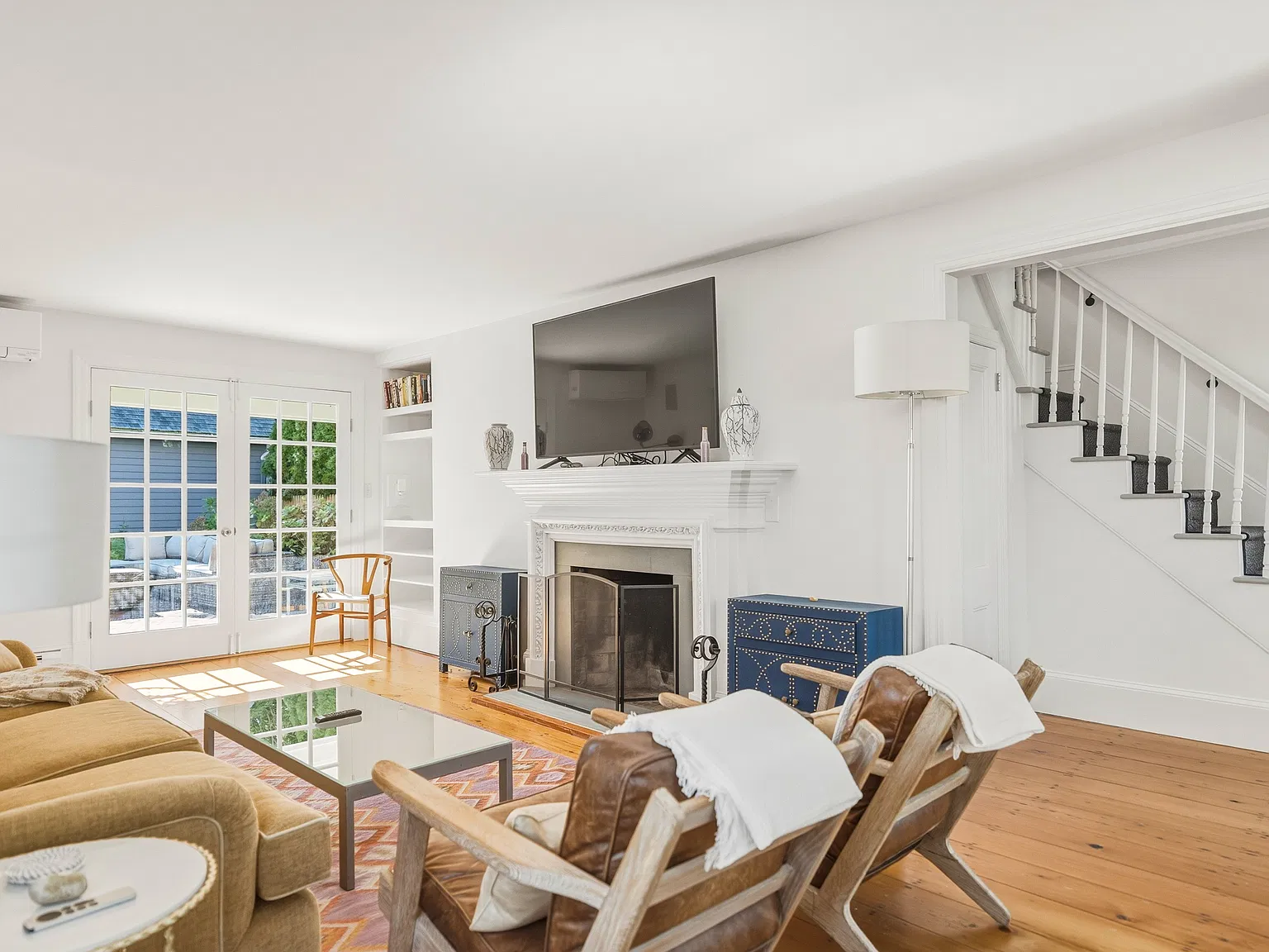 Charming Historic Sag Harbor Village Home | 3 Beds, 2 Baths — Photo 3