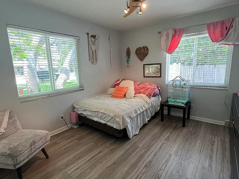 620 NE 9th Ave — Photo 57