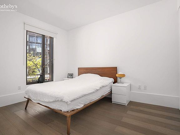 4th image of 429 Kent Ave #232