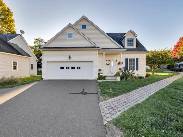 16 Weathervane Road #16, Bristol, CT 06010