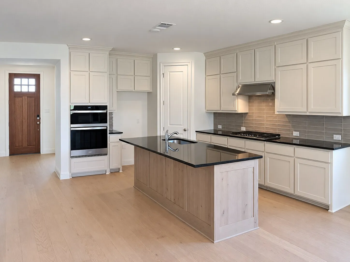 3 bed, 2002 sqft, $2,600 — Photo 4