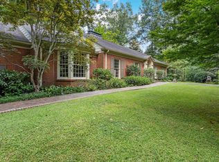 3113 Brookwood Rd, Mountain Brook, AL 35223