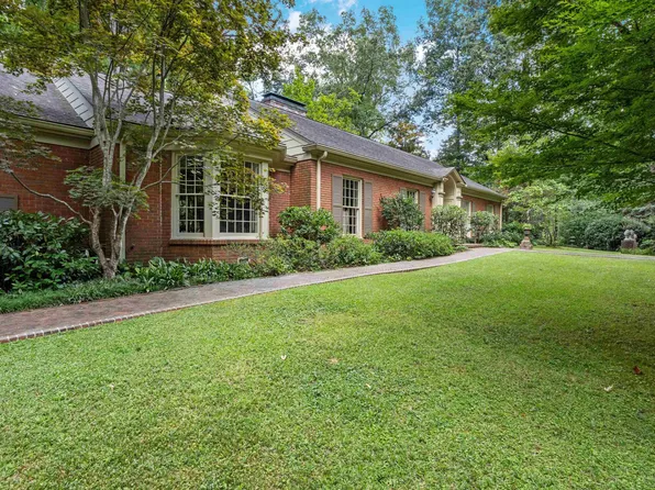 3113 Brookwood Rd, Mountain Brook, AL 35223