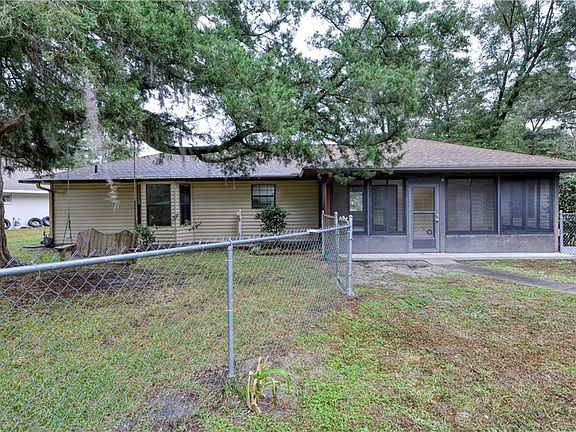 4th image of 4268 NE 32nd Cir