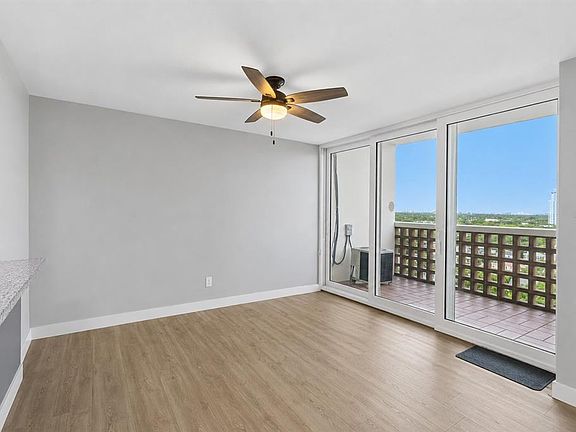 4th image of 4015 BAYSHORE BOULEVARD #12B