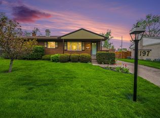 197 Wallace Dr, Saline, MI 48176
