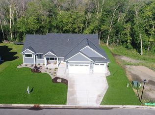 895 Fox Rd, Lino Lakes, MN 55014