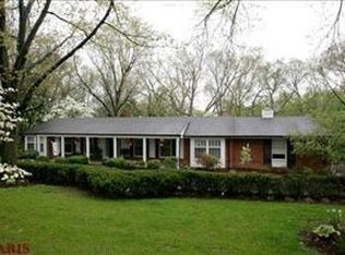 517 Fox Ridge Rd, Saint Louis, MO 63131