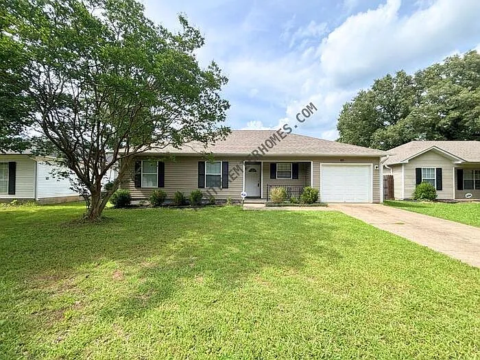 3 bed, 2.0 bath, 1093 sqft, $1,295 — Photo 1