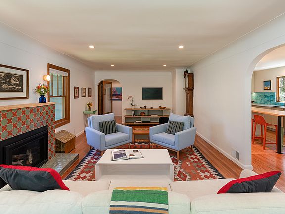 4th image of 611 N 3rd Ave