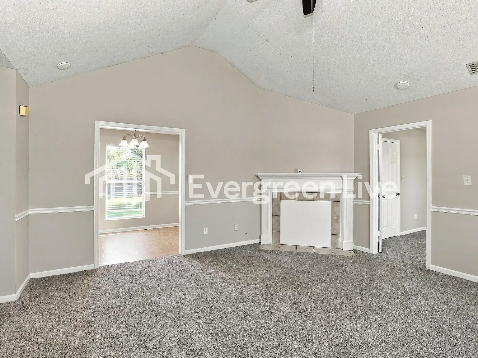 3 bed, 2.0 bath, 1363 sqft, $1,295 — Photo 4