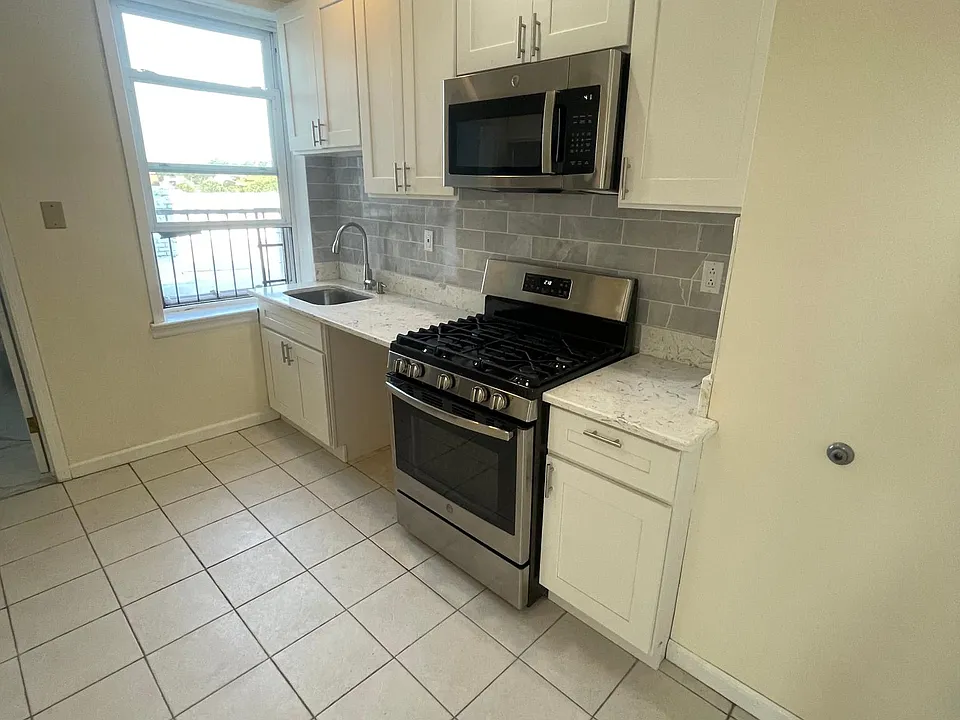 244 Clinton Ter #13