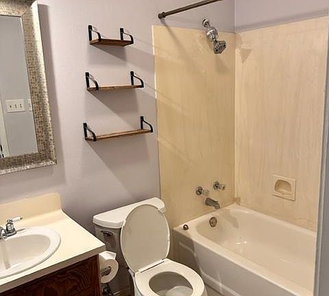 4th image of 40451 Chateau Ave