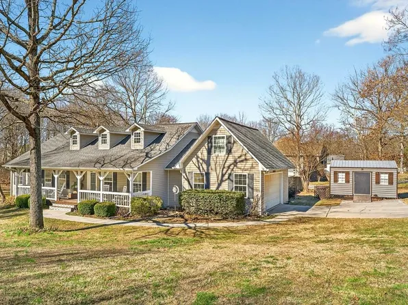 165 Richland St SE, Calhoun, GA 30701