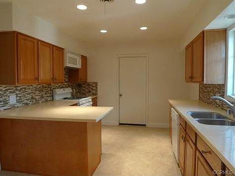 3rd image of 2141 W Pacific Ave