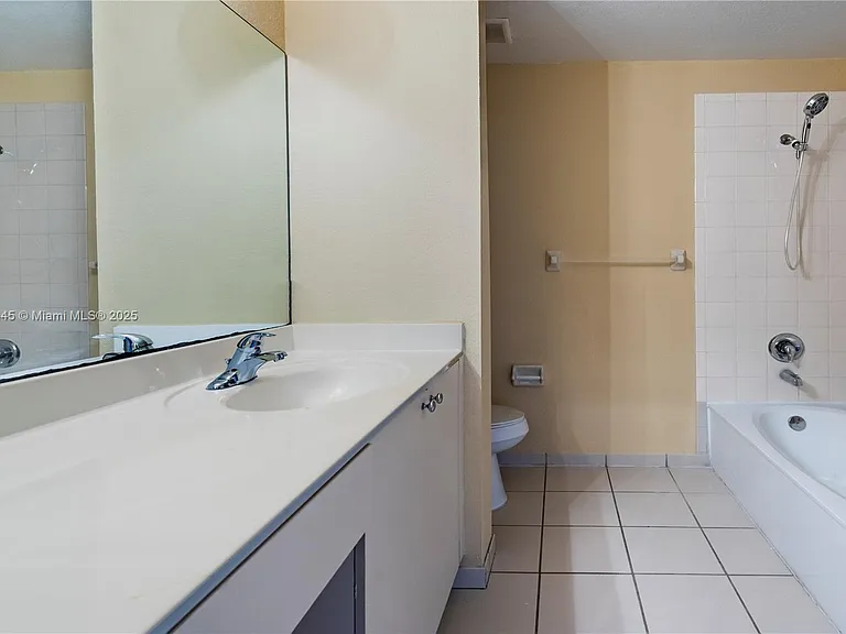 17347 NW 7th Ave — Photo 11