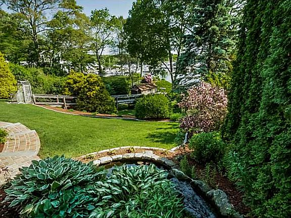 5th image of 53 Quagnut Dr