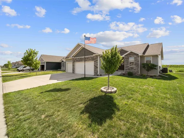 504 Shiloh Rose Pkwy NW, Bondurant, IA 50035