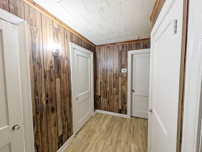 1810 Roberts St — Photo 14
