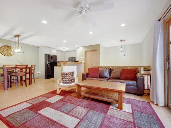 14005 36th Ave N, Plymouth, MN 55447