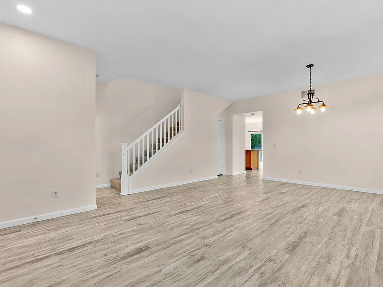 3156 Huula Dr — Photo 2