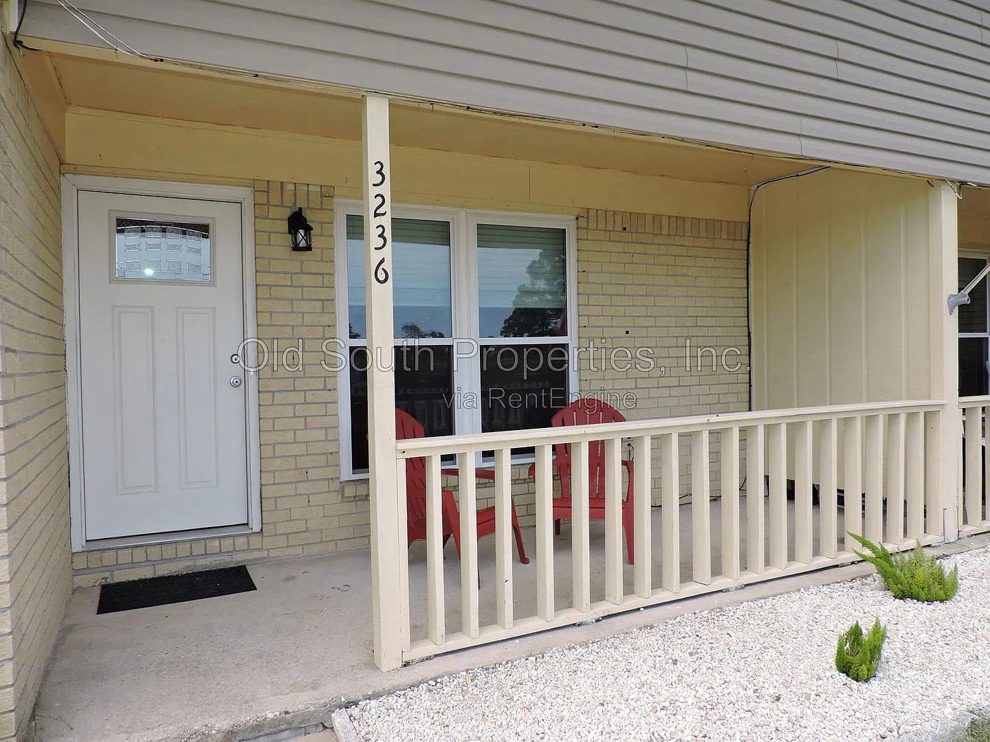 3 bed, 2.0 bath, 1104 sqft, $1,600 — Photo 2