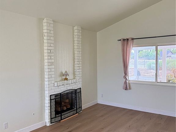 5th image of 3916 Yellowstone Cir