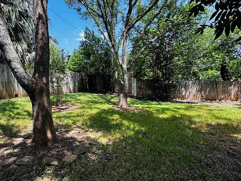 2506 Valley Dr — Photo 15