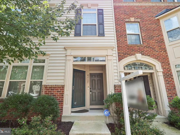 42127 Piebald Sq, Aldie, VA 20105