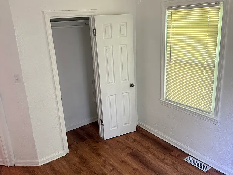3927 Jackson Ave — Photo 10