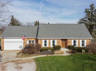 19040 Whisper Ln, Bloomington, IL 61705