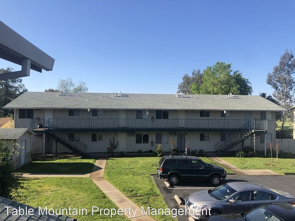 2nd image of 425 Nelson Ave