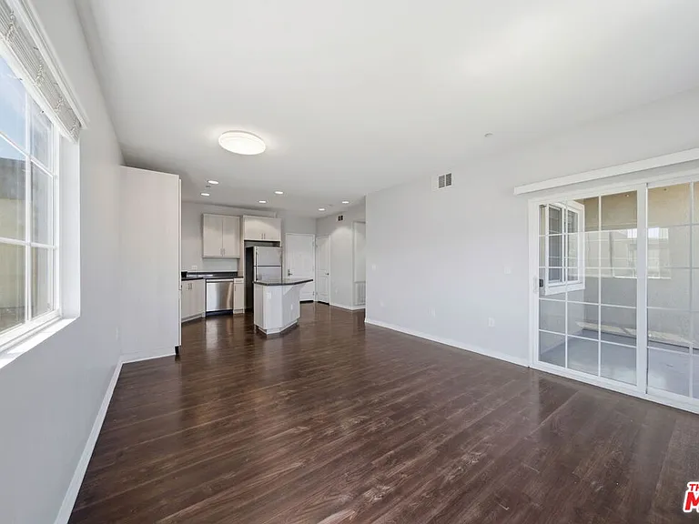 1408 W Washington Blvd #303 — Photo 3