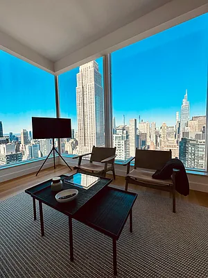 Rented by LEVEN Real Estate | media 4