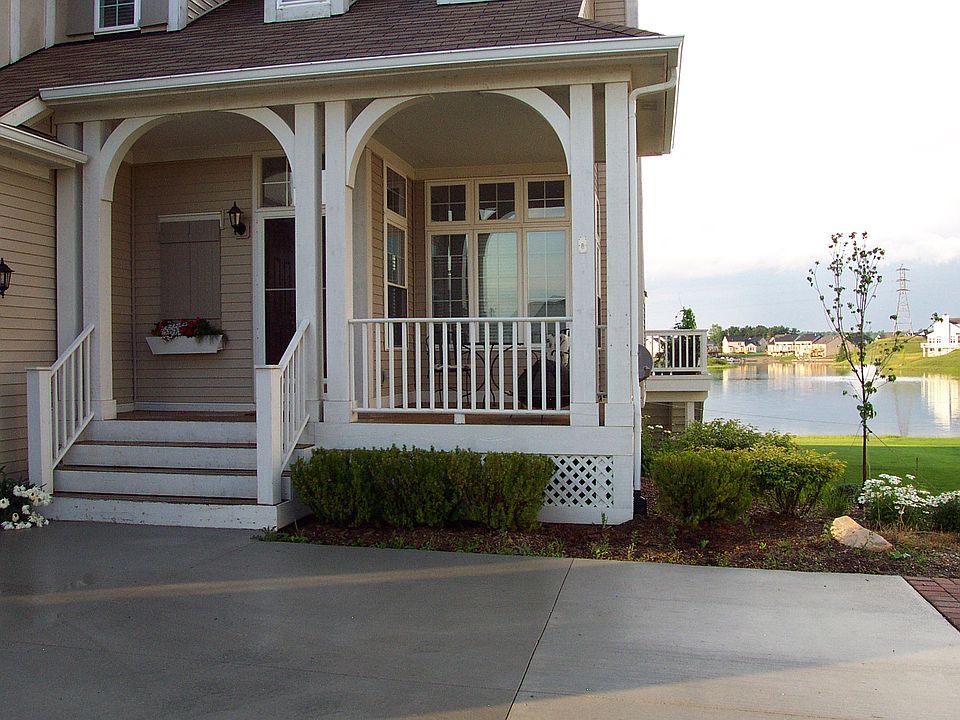 2nd image of 106 Fountain Cres