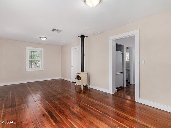 5th image of 549 S Santa Rita Ave
