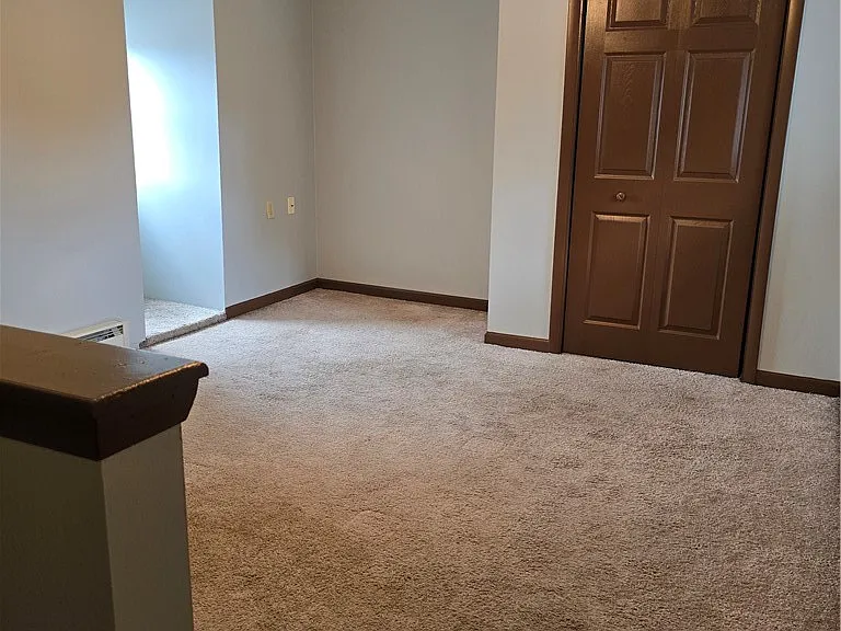 196 W Madison St #4 — Photo 12